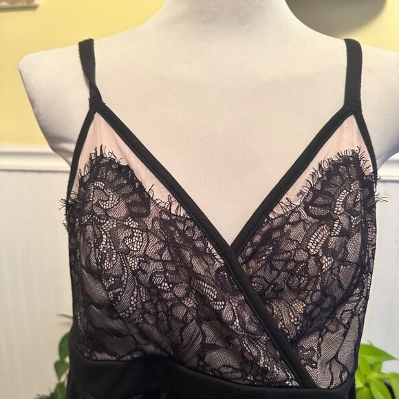 Torrid 1X cami Tank top black knit lace overlay surplice bust adjustable straps - Picture 7 of 9